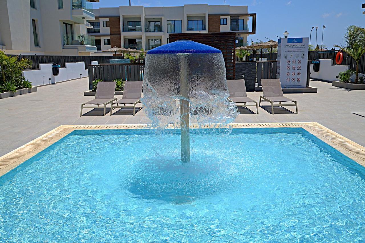 Golden Tree Apartment Paralimni Exterior foto