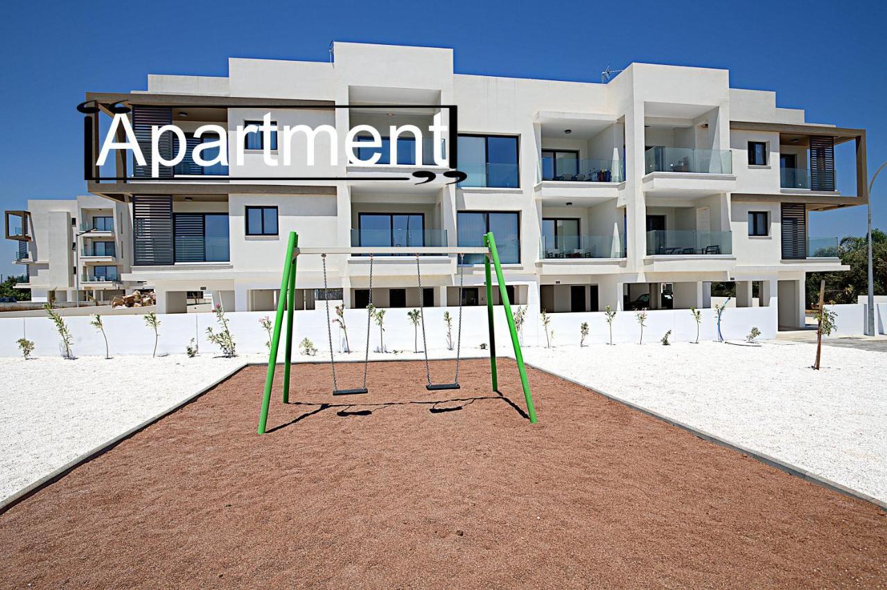 Golden Tree Apartment Paralimni Exterior foto