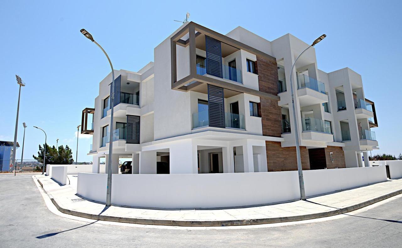 Golden Tree Apartment Paralimni Exterior foto