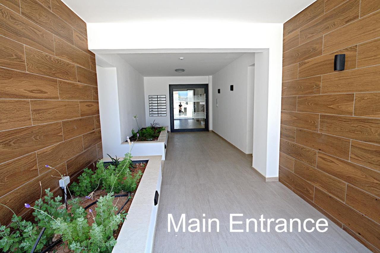 Golden Tree Apartment Paralimni Exterior foto