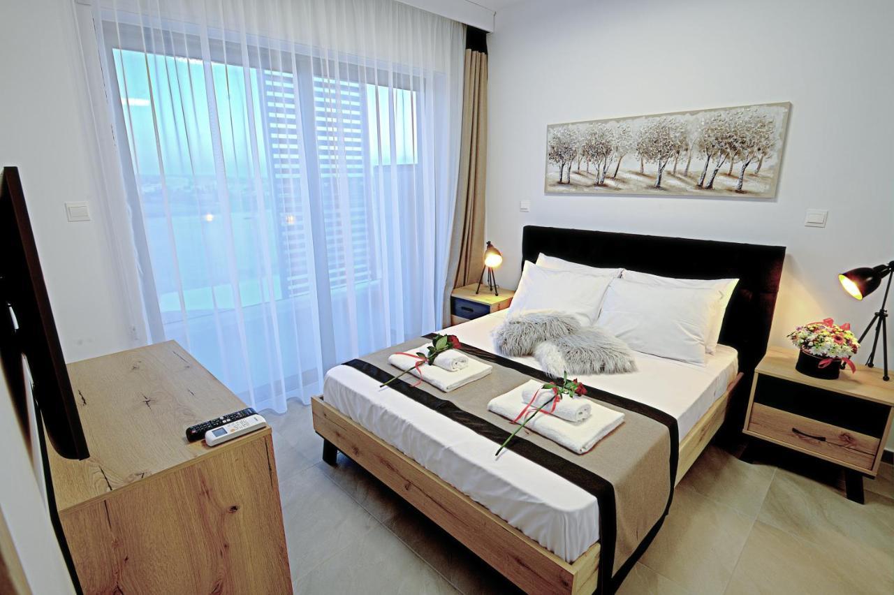 Golden Tree Apartment Paralimni Exterior foto